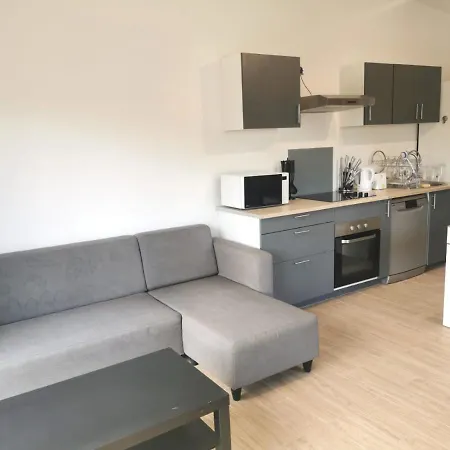 Maison Independante Avec Piscine, 10min Avignon Pujaut