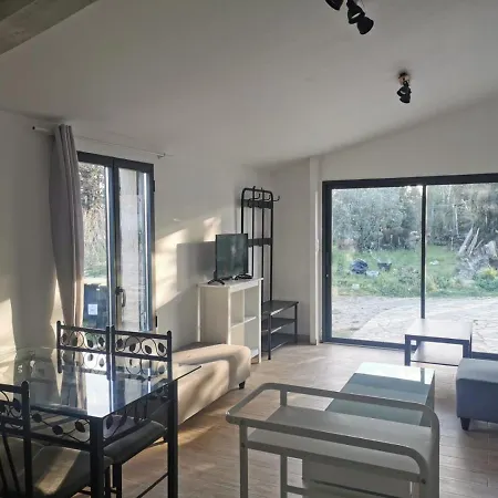 Maison Independante Avec Piscine, 10min Avignon *