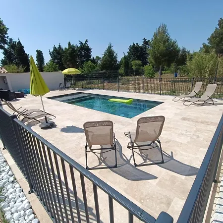 Maison Independante Avec Piscine, 10min Avignon Holiday home
