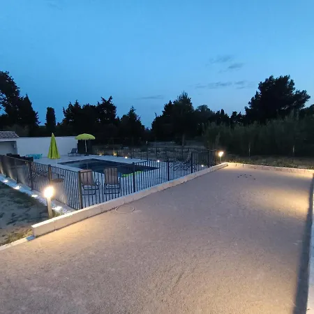 Maison Independante Avec Piscine, 10min Avignon 別荘 Pujaut