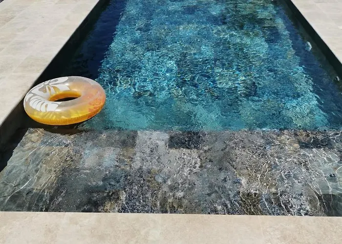 Maison Independante Avec Piscine, 10min Avignon * Pujaut